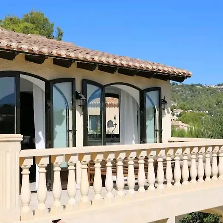 вилла с видом на море в Tatil Evi